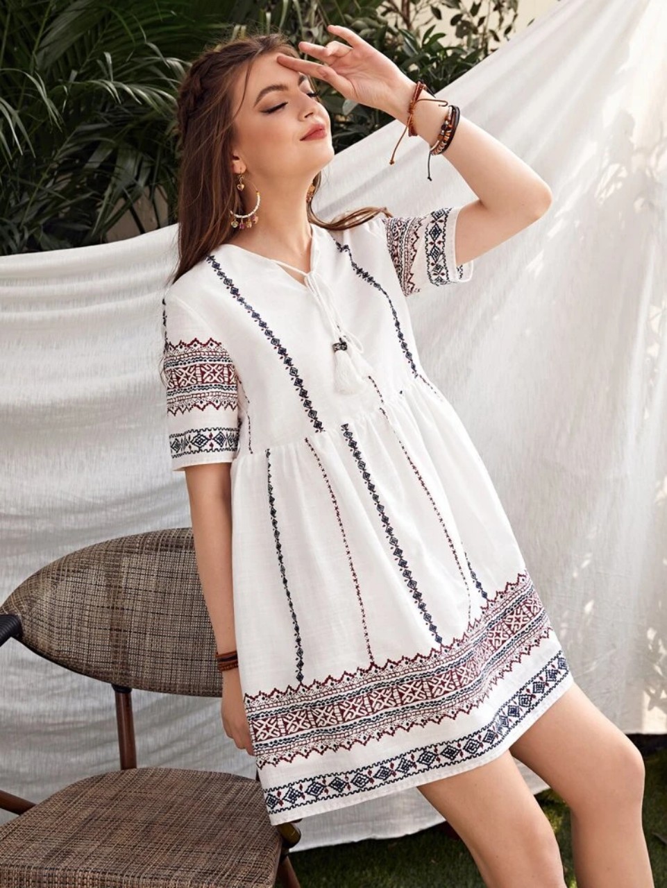 https://www.cbshopus.com/wp-content/uploads/2021/06/CB-Shop-USA-Fashion-store-women-clothing-dresses-Thoi-Trang-USA-vay-dam-SHEIN-Tie-Neck-Geo-Print-Dress-1.jpg