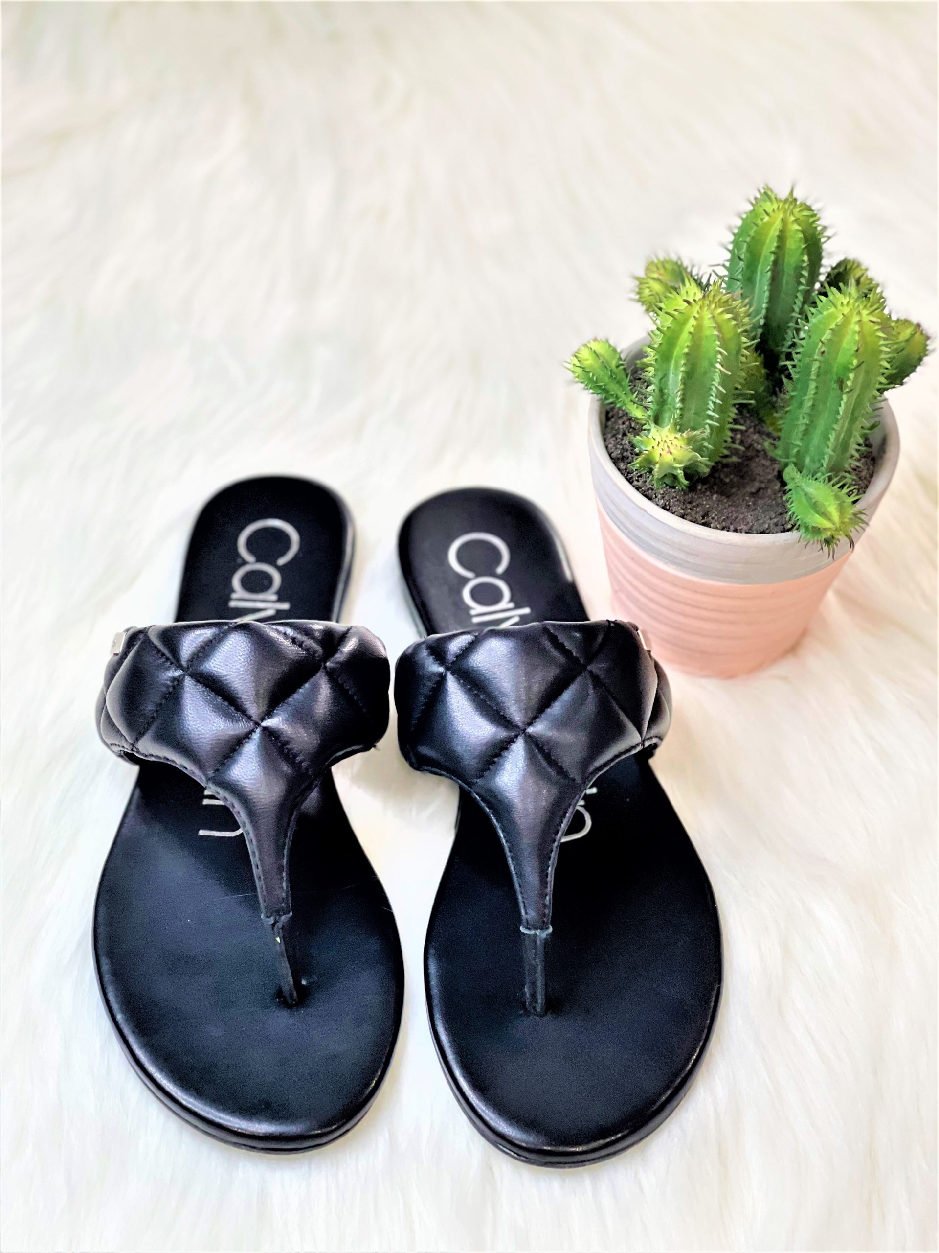 Ladies calvin klein clearance flip flops