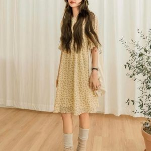 DAZY Ditsy Floral Print Guipure Lace Insert Flounce Sleeve Dress
